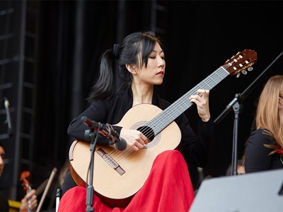 Xuefei Yang & University Philharmonia